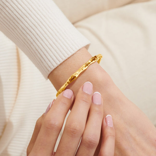 Joma Jewellery Bracelet Bar - Hammered Gold Plated Bangle