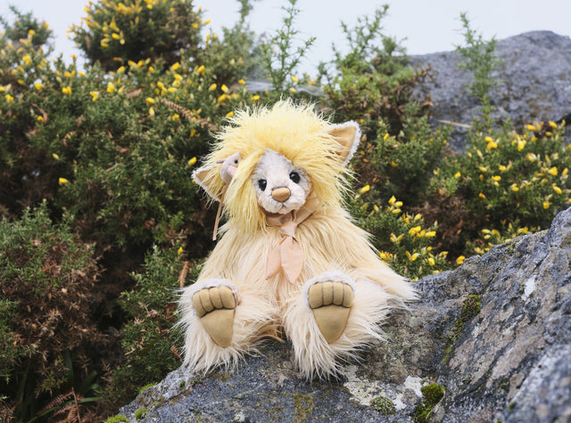 Charlie Bear Field Troll plush troll with mouse accessory