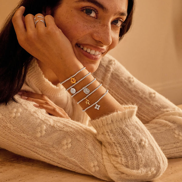 Joma Jewellery A Little inspirational beaded bracelet with sparkling gold starburst charm