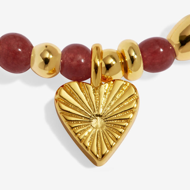 Joma Jewellery Happiness bracelet heart charm close up gold plated detail