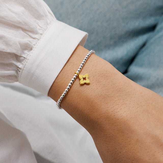 Joma Jewellery A Little friendship bracelet presented as a thoughtful gift for a best friend