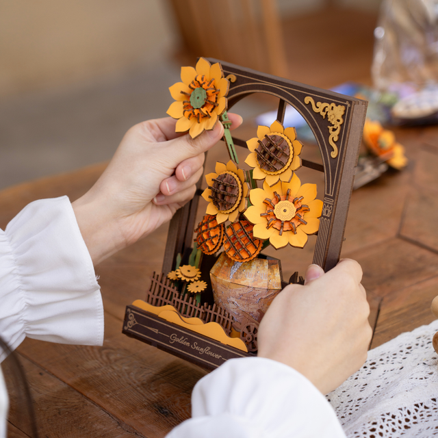 Robotime Rowood Golden Sunflower wooden flowers 3D puzzle display