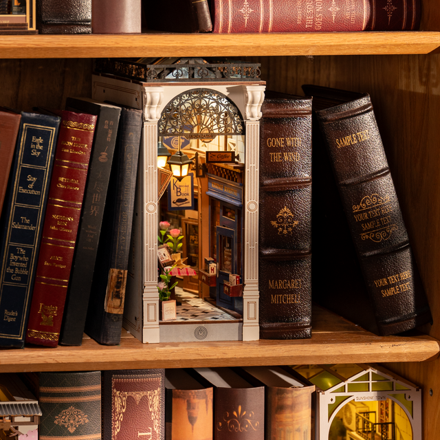 DIY book nook kit Rolife Arcade Dating miniature scene