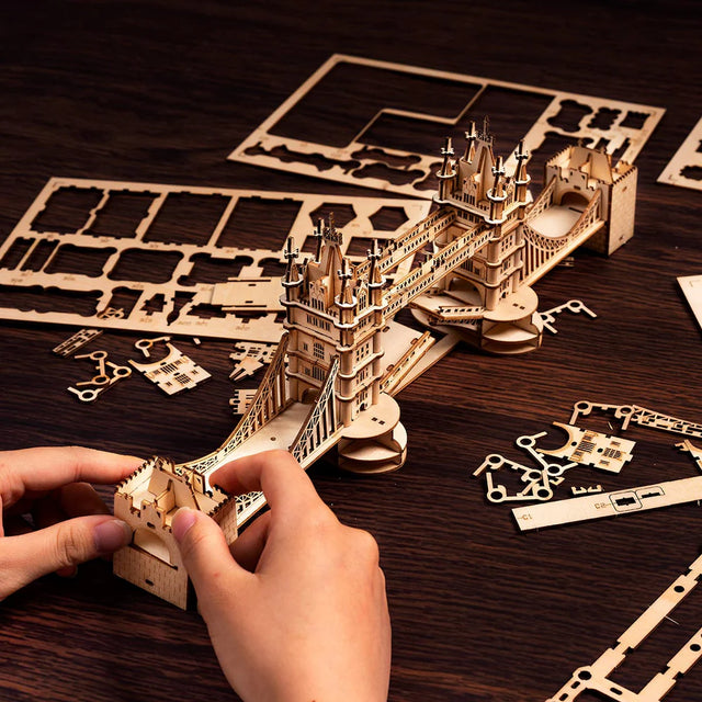 Robotime Rolife Tower Bridge wooden model