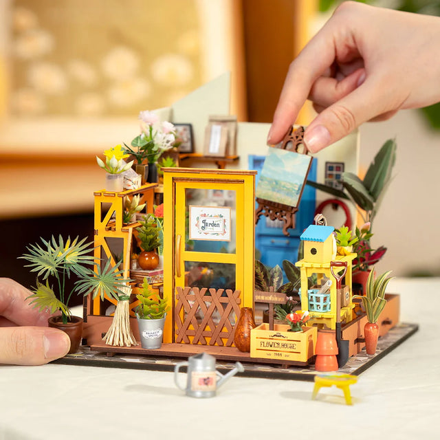 Detailed flower house miniature Rolife kit assembly