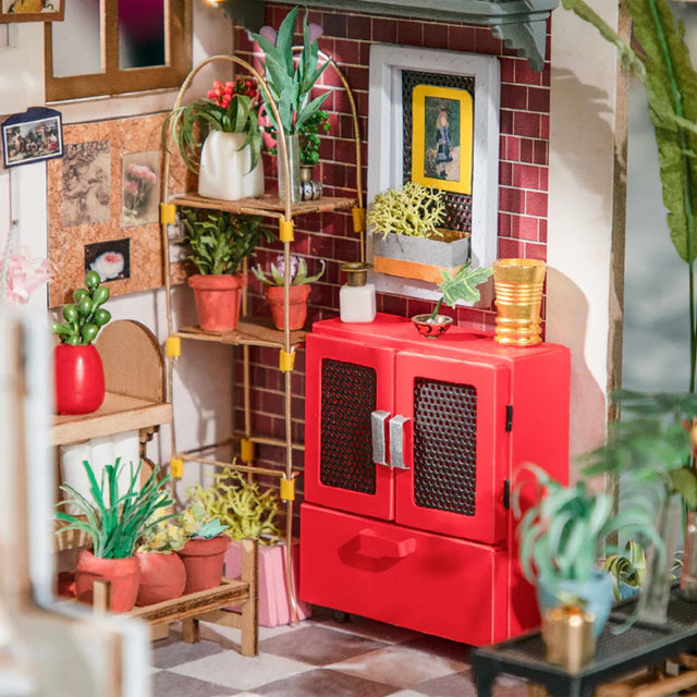 Robotime Rolife florist DIY miniature with LED light detail