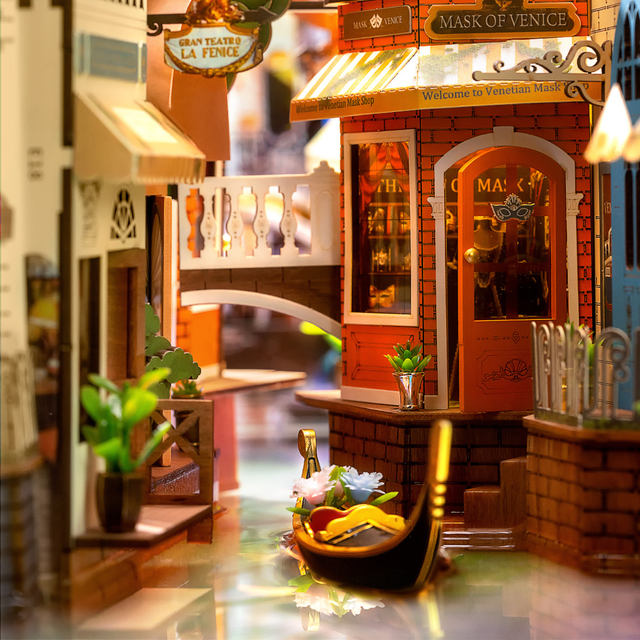 Rolife Venice book nook with gondola and canal scene