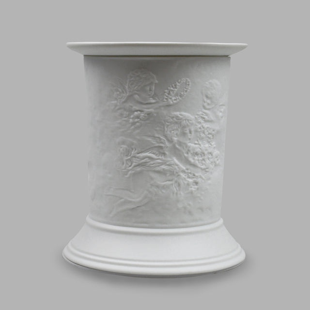 The porcelain material on this Wax Melt Burner allows bright light to shine through it, providing the opportunity to create this gorgeous Cherub design. This is done by crafting images out of thicker and thinner sections of the porcelain, allowing for detailed shadowing and a 3D effect. The porcelains elegant look will fit perfectly in any room is available in a range of designs and two different shapes.