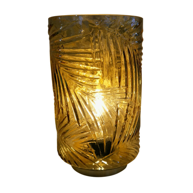 This breath-taking medium lamp is the perfect golden shade, the leaf design adds a more modern touch with a detailed glass.  