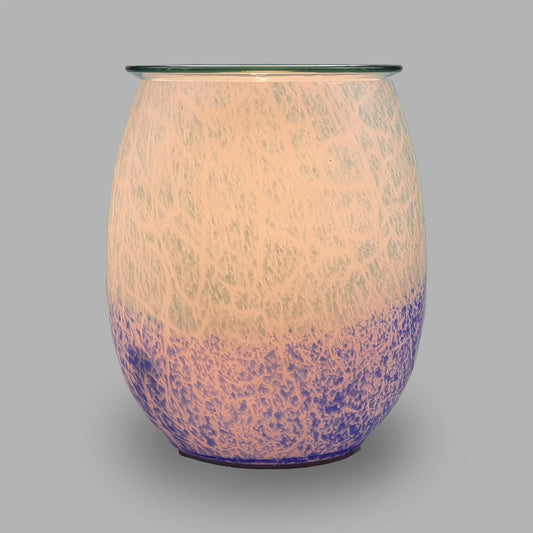 The ombre from white to purple makes this Wax Melt Burner stand out! The bristly look means there is plenty of space for the light of the bulb to escape, lighting up your room .
