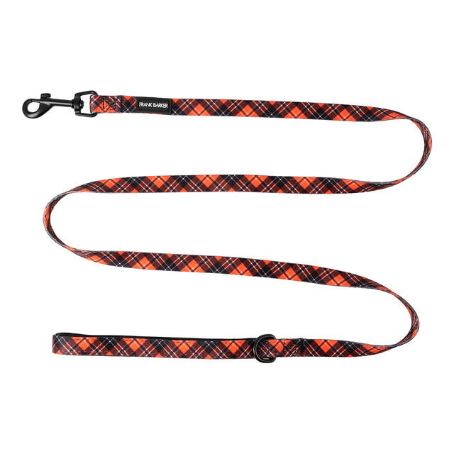 Designed for daily use, this sturdy, high-quality tartan polyester lead is designed to withstand even the strongest tugs from four-legged friends, with an easy-grip handle lined with neoprene to keep human hands comfortable.